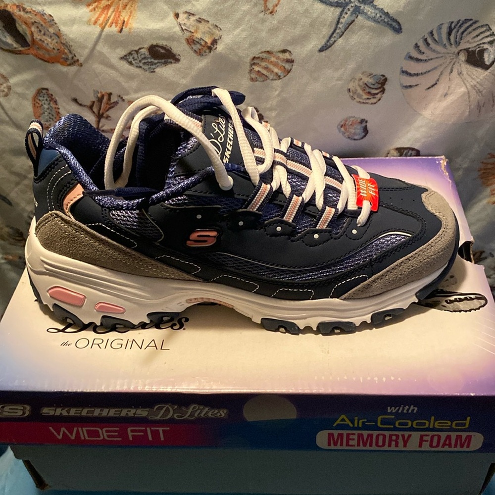 Women’s sketchers D’lites new journey sneakers